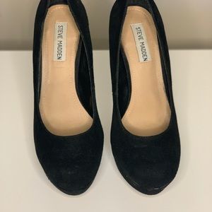 STEVE MADDEN—Bevv Black Suede Pump